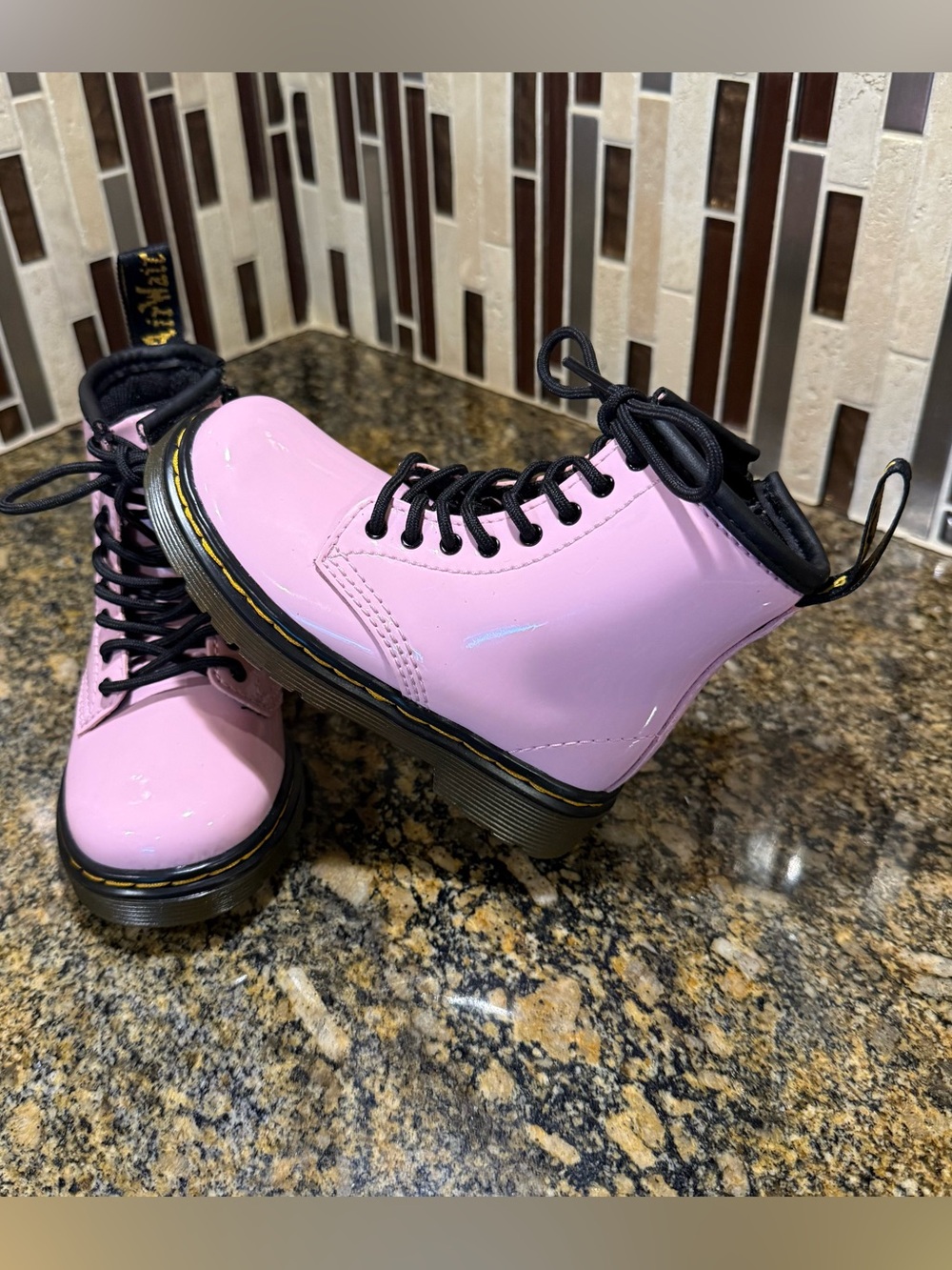 Dr. Doc Martens 1460T Toddler Kids Pink Patent Leather Combat Ankle Boots Sz 7